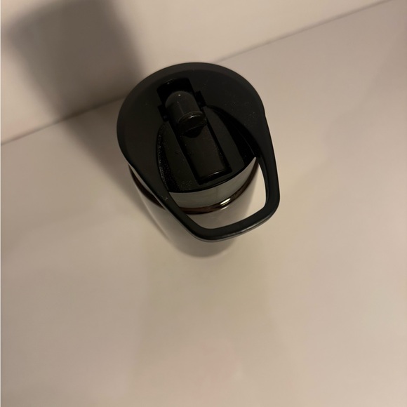 oakley water bottle - Picture 3 of 4